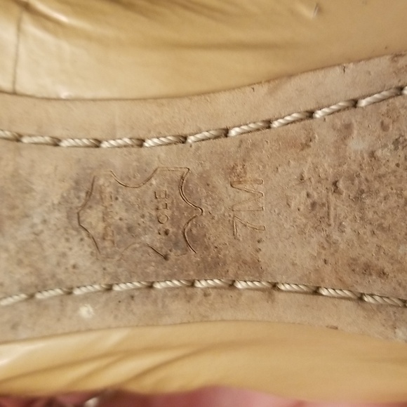 Tan leather Tory Burch ballet flats. Size 7 - Picture 9 of 9